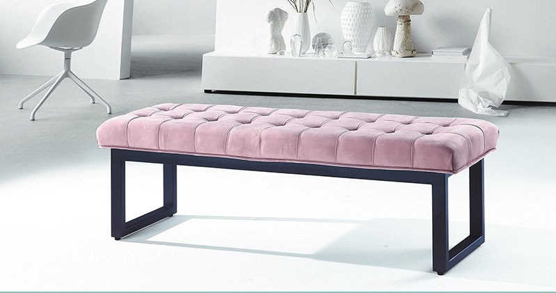 巴曼粉紅色絨布床尾椅